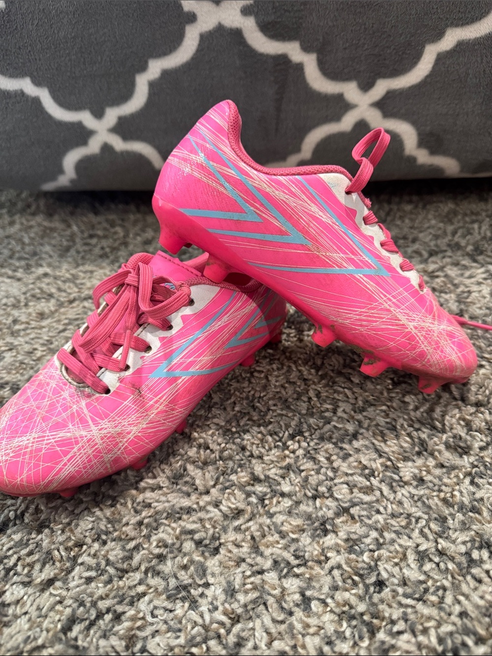 Dream Pairs Pink with Blue Accents Kids Soccer Cleats